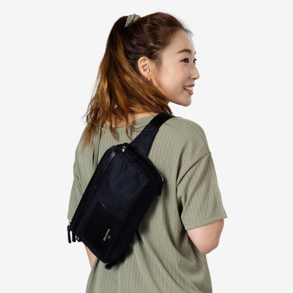 TWEVElittle By My Side Belt Bag/Crossbody Like New